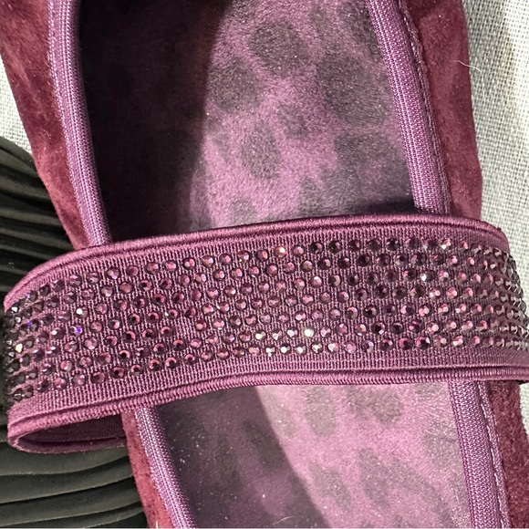Vionic "Fern" wine colored Mary Jane flats, Orthaheel, embellished, suede, sz 10 - Picture 5 of 7